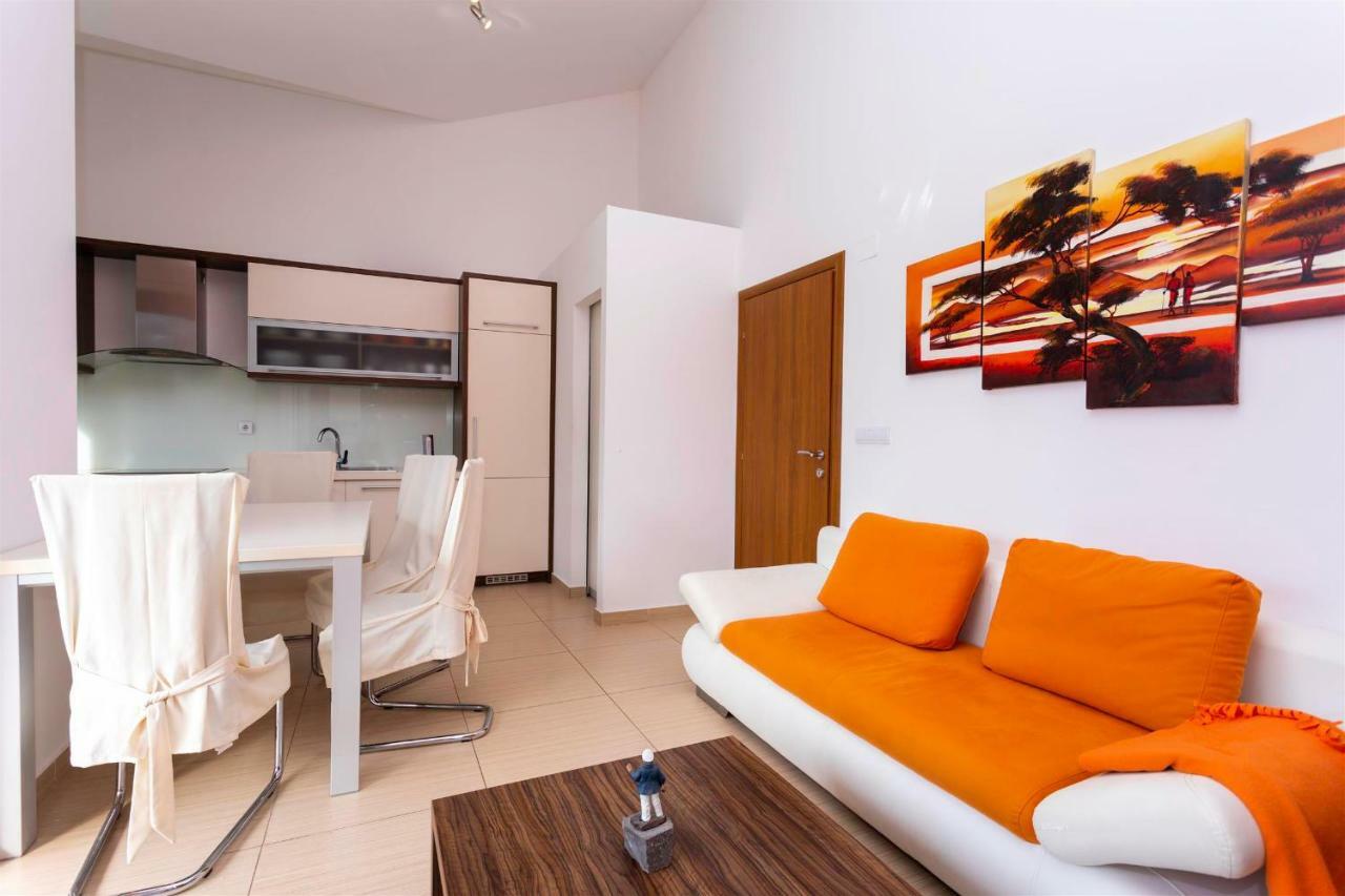 Seafront Apartment Soline With Seaview Екстер'єр фото