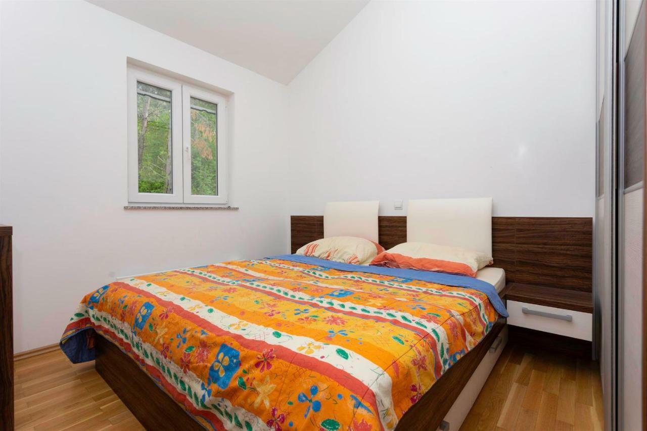 Seafront Apartment Soline With Seaview Екстер'єр фото